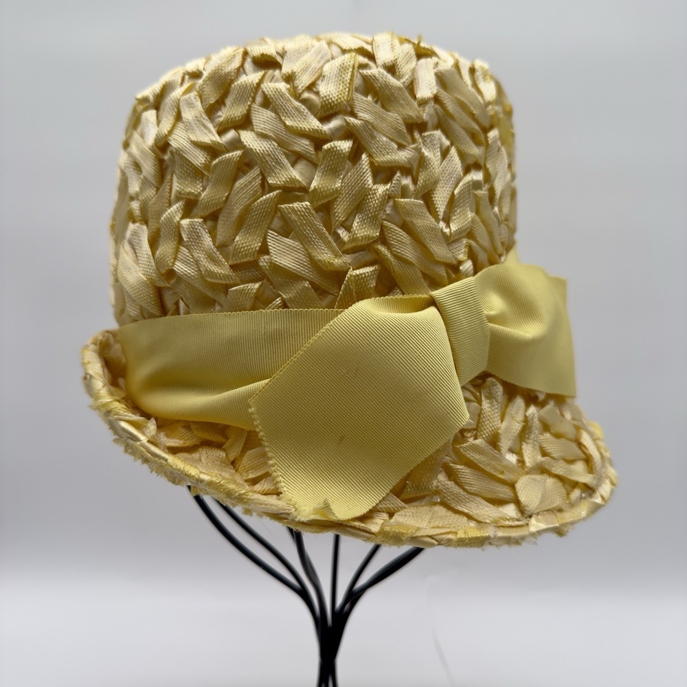 Vintage 1960s Ladies Union Made Straw Hat with Yellow Bow - Picture 2 of 8